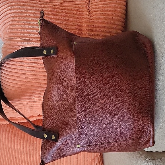 Portland Leather Tote - Picture 2 of 5